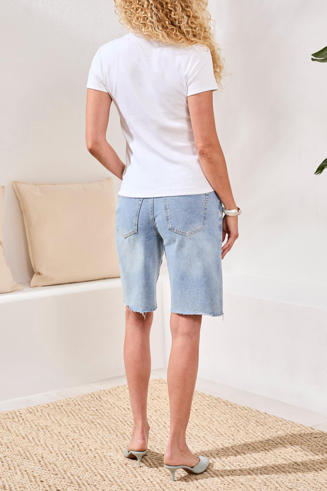 Essential Ribbed Stretch Tee