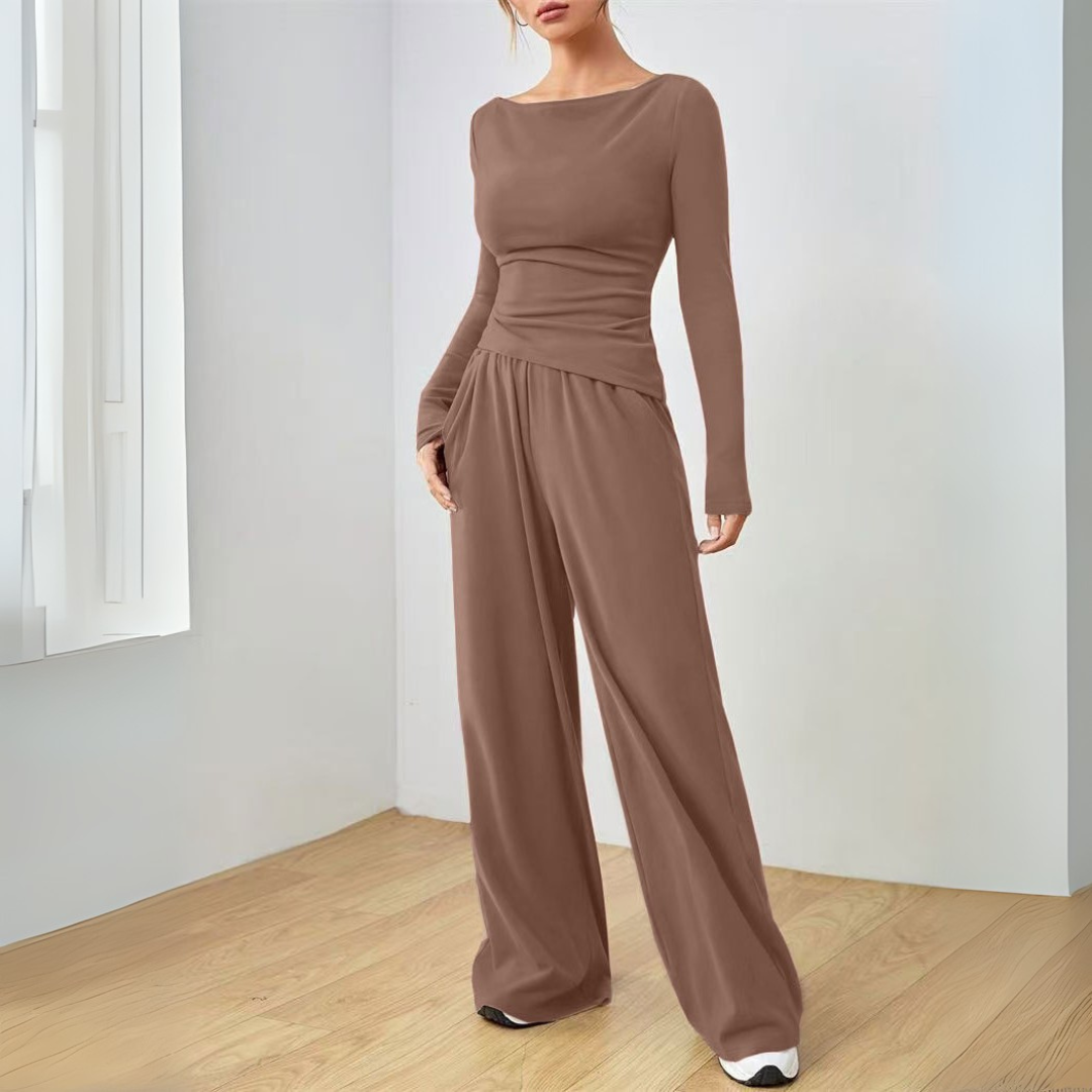 Abigail Elegant Cozy Set | Relaxed-Fit Top and Trousers