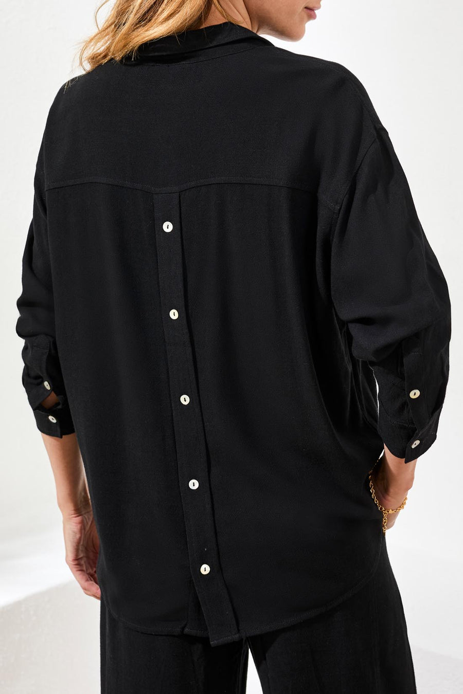 Relaxed Button-Front Long Sleeve Blouse